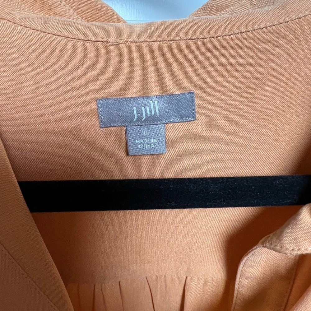 J. Jill Oversized Silk Button Down Top (Large) - Picture 4 of 4